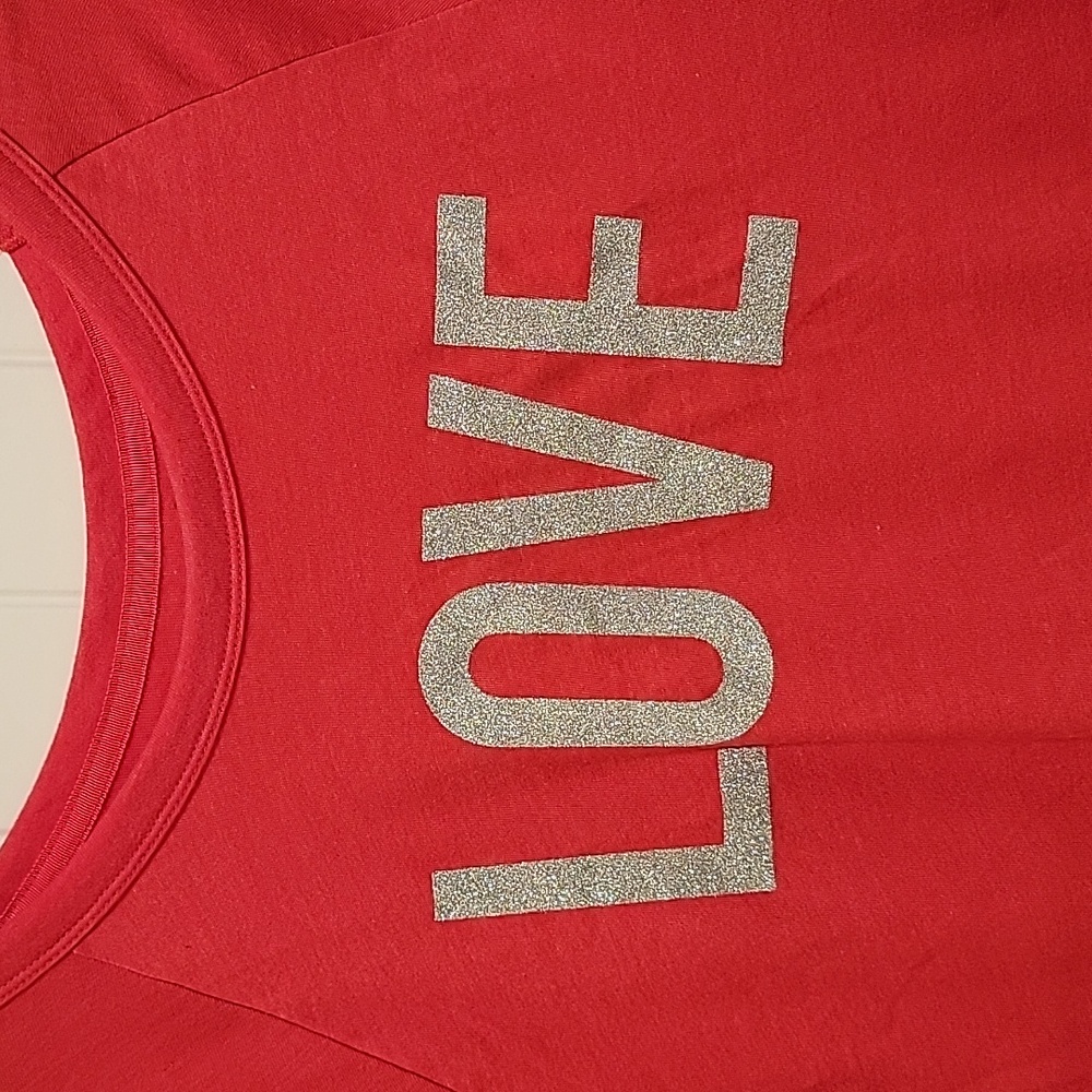 Victoria's Secret LOVE Glitter Red Top Sleep Shirt Size Small - Picture 3 of 8